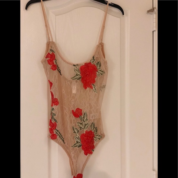 New Very sexy floral lace teddy. - Picture 2 of 3